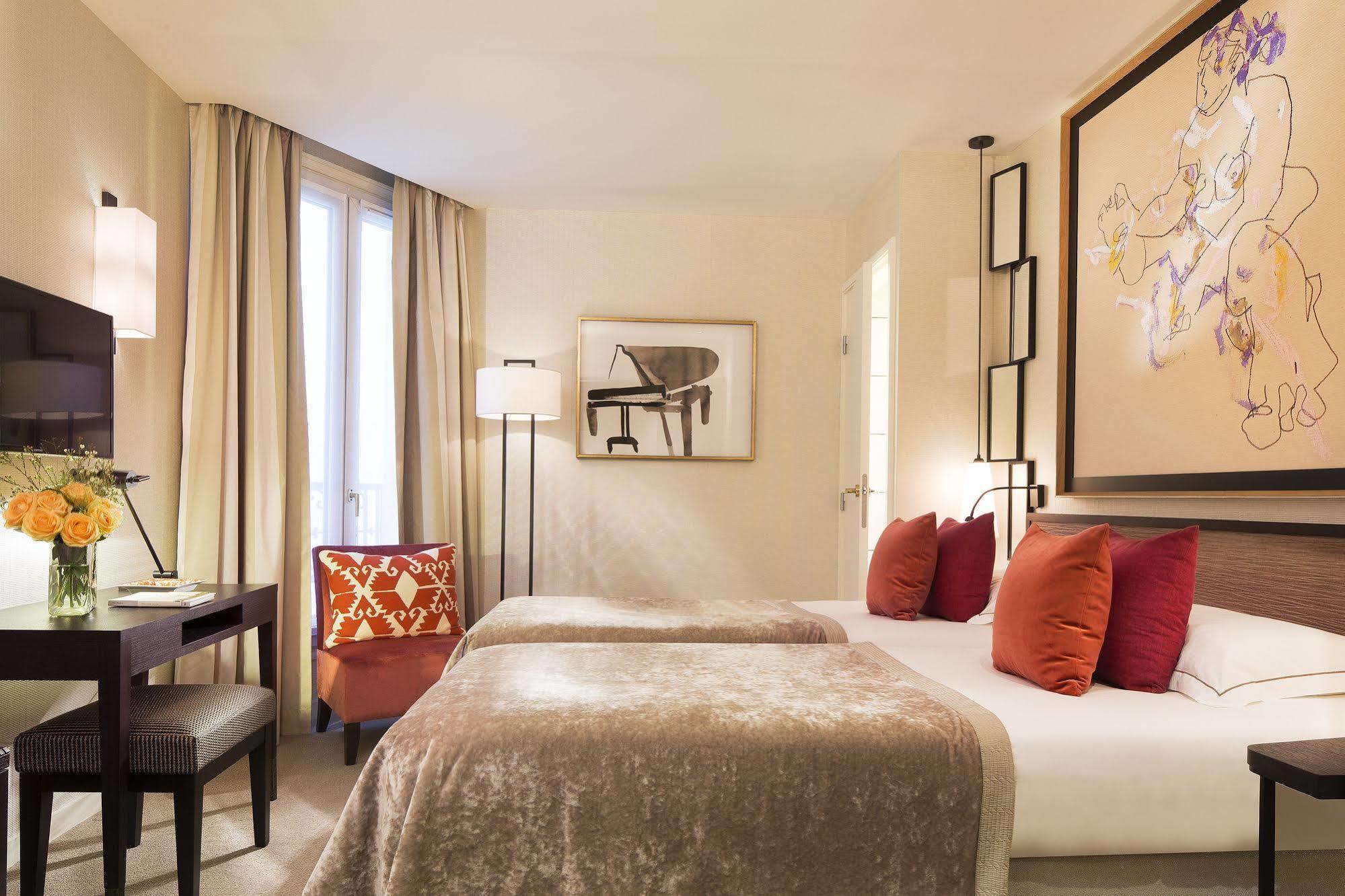 Hotel Balmoral Champs Elysees Paris