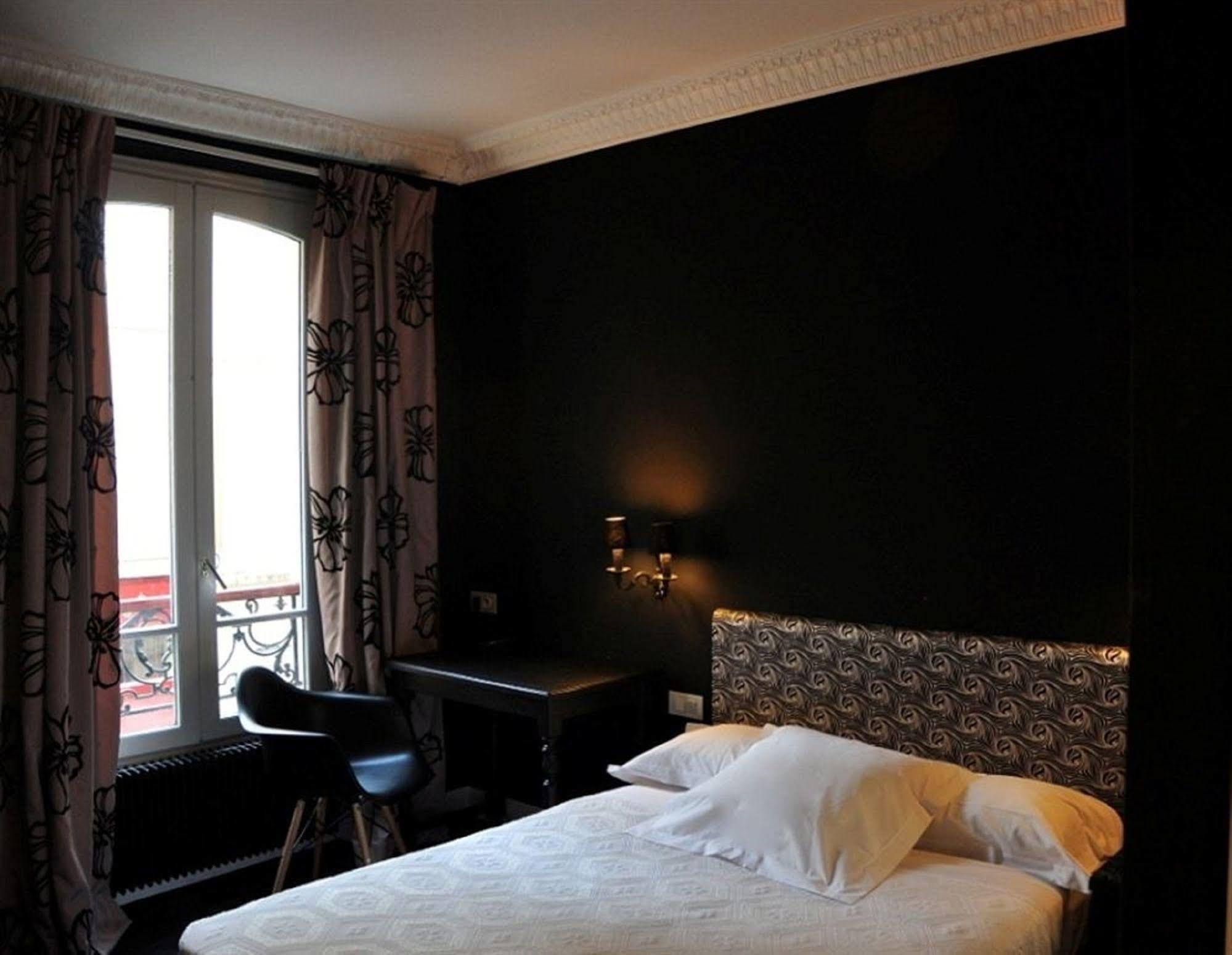 Hotel Noir