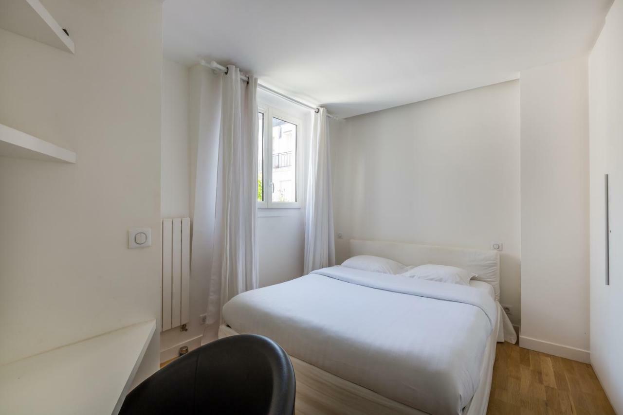 Veeve - Crisp Whites In The 16th Apartamento
