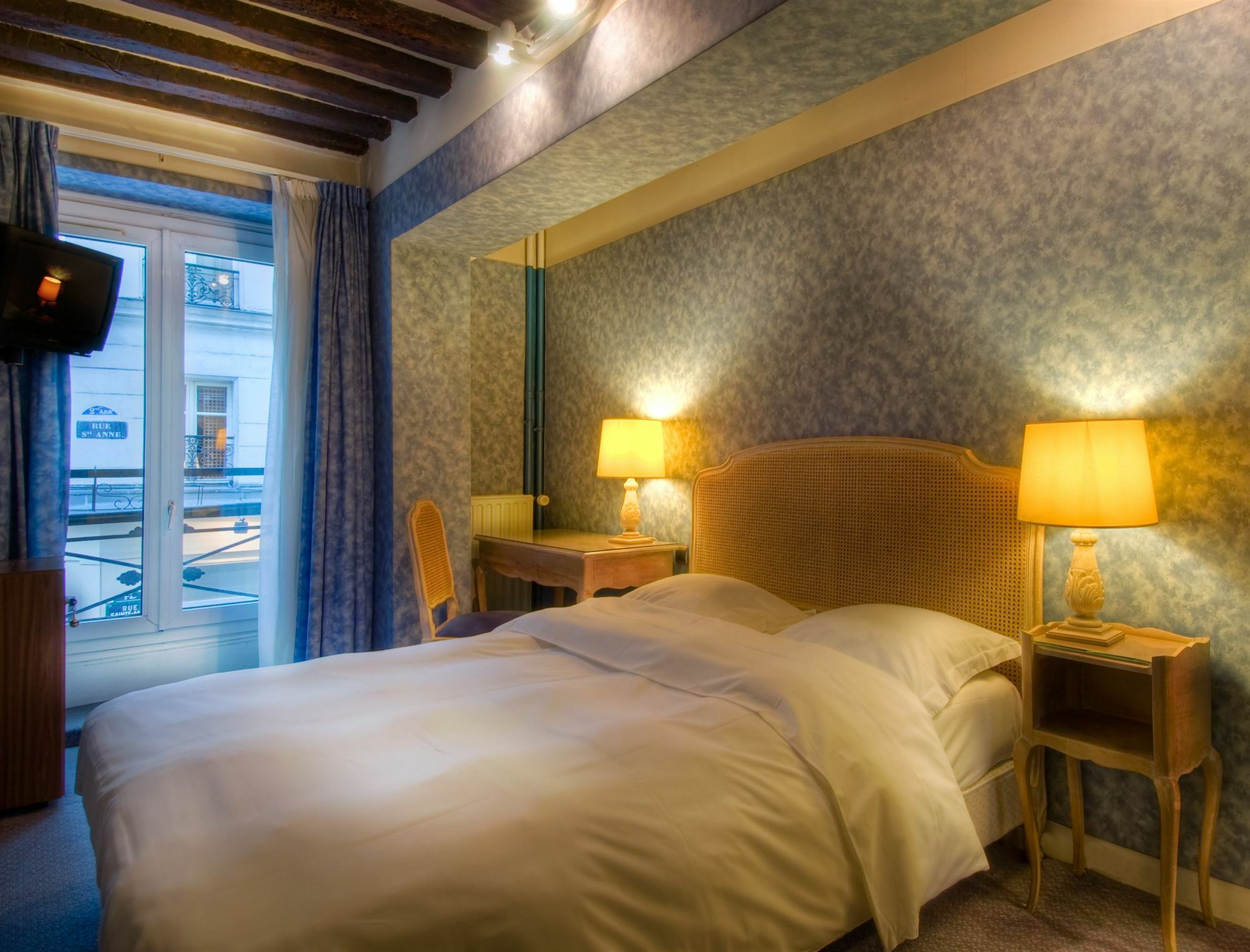 Baudelaire Opera 3* Paris
