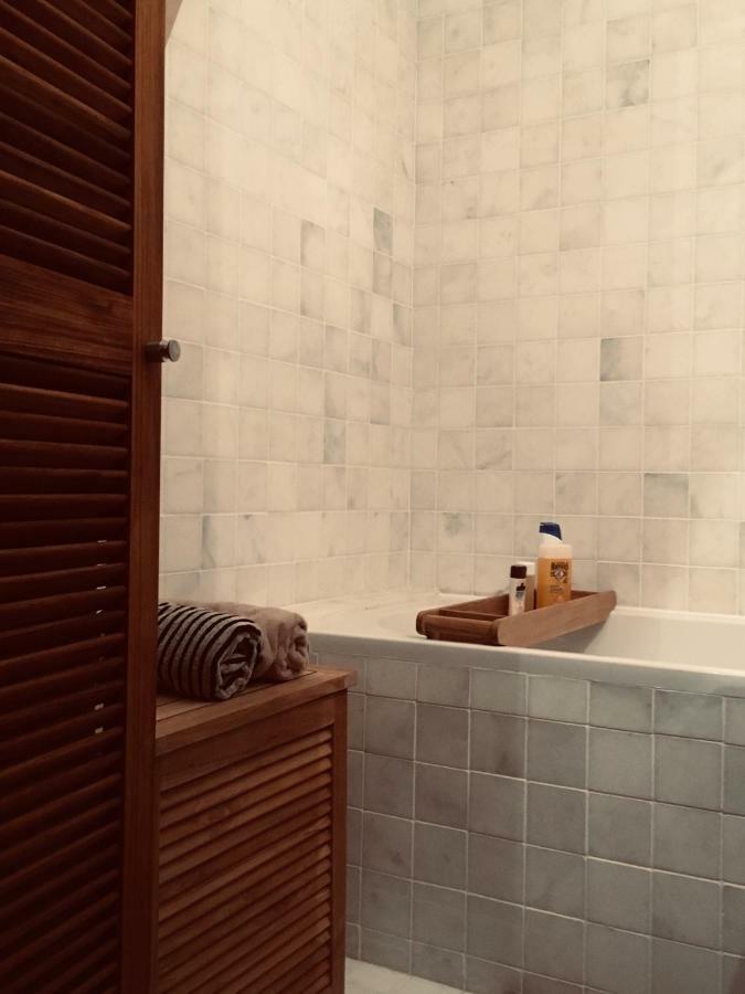 Elegant And Cosy Flat Near Montmartre Apartment
