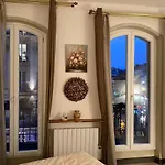 Romantic Apartment In Paris