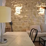 Charming Studio Near Republique And Le Marais
