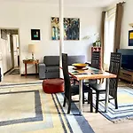 Romantic Apartment In Paris