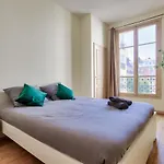 2 Bedrooms Tour Eiffel Rapp