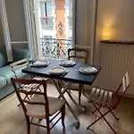 Central Cosy & Charming Studio, Typically Parisian