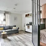 Bright 2 Room Apartment In Paris
