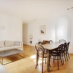 Pick A Flat\'S Apartments In Madeleine - Rue Tronchet