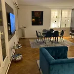 Appartement Luxe, Vue Tour Eiffel Ac 5 Ou 6 P