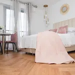 Paris\' Premium Romantic Studio