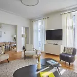 Apartment Center Of Paris Montmartre By Studio Prestige