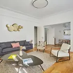 Apartment Center Of Paris Montmartre By Studio Prestige