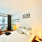 The Atrium Minutes Walk Victor Hugo Eiffel Tower Arc Du Triumph Et Champs Elysee Luxury 62 Renovated Videosurveillance Master Bedroom Living Area Dinning Room Bathroom Separated Toilet Spacious Sleeps Six Design Functional Furniture Equipment