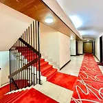 The Atrium Minutes Walk Victor Hugo Eiffel Tower Arc Du Triumph Et Champs Elysee Luxury 62 Renovated Videosurveillance Master Bedroom Living Area Dinning Room Bathroom Separated Toilet Spacious Sleeps Six Design Functional Furniture Equipment