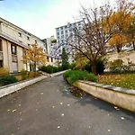 The Atrium Minutes Walk Victor Hugo Eiffel Tower Arc Du Triumph Et Champs Elysee Luxury 62 Renovated Videosurveillance Master Bedroom Living Area Dinning Room Bathroom Separated Toilet Spacious Sleeps Six Design Functional Furniture Equipment