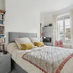 Modern Apartment Montparnasse-Jardin Luxembourg By Weekome