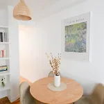 We Parisian The Marais Cozy Home