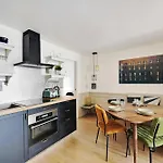 Beautiful Apartment 2Br - 4P Republique Temple