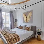 Sublime Apartment Montaigne Arc De Triomphe By Studioprestige
