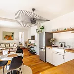 Guestready - Apt De Charme Dans Le Centre De Paris IX