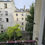 Joli Havre De Paix En Plein Batignolles