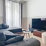 Cute Apartment Paris Montmartre