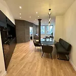 Spacious Newly Renovated Loft With Ac