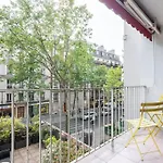 Appartement Ensoleille Buttes Chaumont -Iv