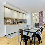 Charming Flat In The Heart Of Paris