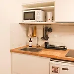 Charming Apartment For 2 In The Heart Of Paris