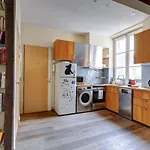 Splendeur Et Espace Au Coeur Du Marais