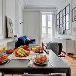 Bnbnook - Parisian Charm: 1Br In Le Marais