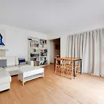Cosy Apartment With Balcony- 3Br 5P- Tour-Eiffel