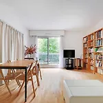 Cosy Apartment With Balcony- 3Br 5P- Tour-Eiffel
