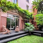 Beautiful Apartment With Private Garden