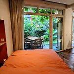 Beautiful Apartment With Private Garden