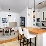 Apartment In Le Marais