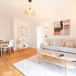 Cia - Flat With Balcony In East Paris, Buttes Chaumont