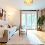 Cia - Flat With Balcony In East Paris, Buttes Chaumont