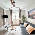 1601B - Studio near Champs Elysées