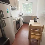 Cosy Two Bedroom Apartment Near The Eiffel Tower