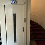 Central Apartment Tronchet 1G
