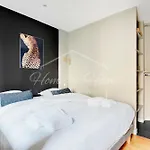 Rivoli Street - Tuileries Garden - Luxury Comfort