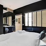 Rivoli Street - Tuileries Garden - Luxury Comfort