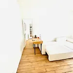 Elegant Area And Center Of Paris