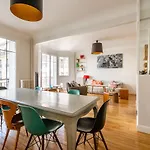 Veeve - Retro Chic In Petit Montrouge