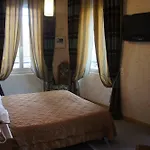 Hôtel Les Chansonniers