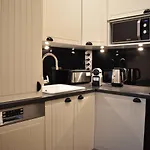 Charming Studio Near Republique And Le Marais