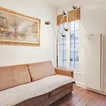 Comfortable Flat In The Middle Of Paris