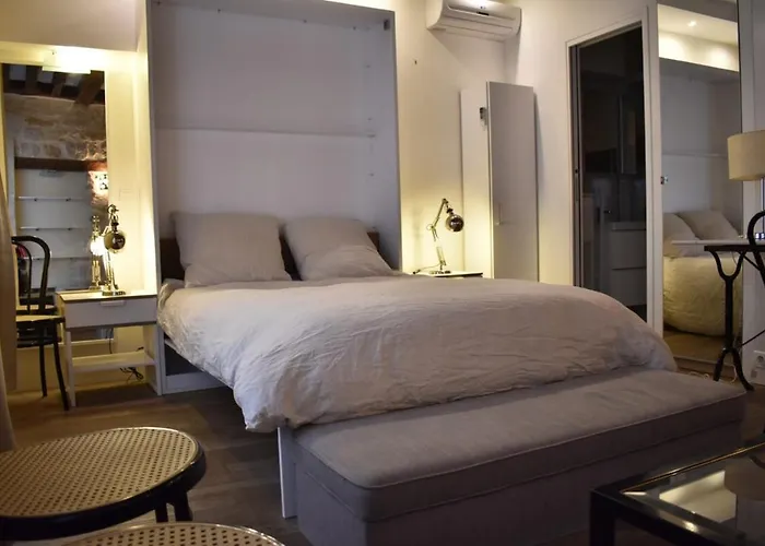 Charming Studio Near Republique And Le Marais